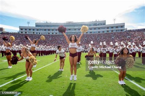 1,012 Fsu Cheerleaders Stock Photos, High-Res Pictures, and Images - Getty Images