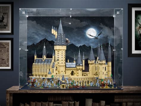 LEGO® Hogwarts Castle Display Case (71043)