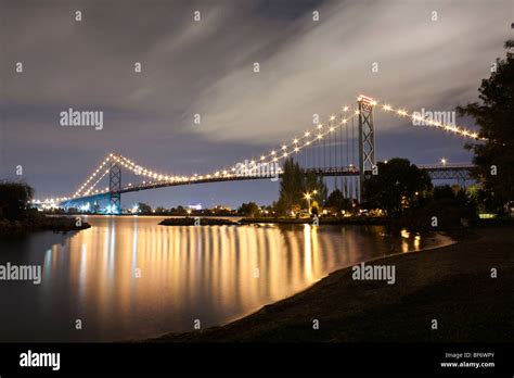 Ambassador Bridge Detroit-Windsor Stock Photo - Alamy