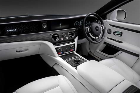 THE NEW ROLLS-ROYCE GHOST INTERIOR