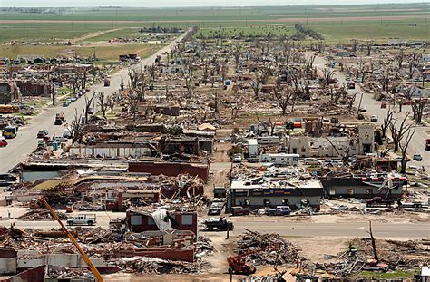 File:Greensburg kansas tornado.jpg - Wikipedia