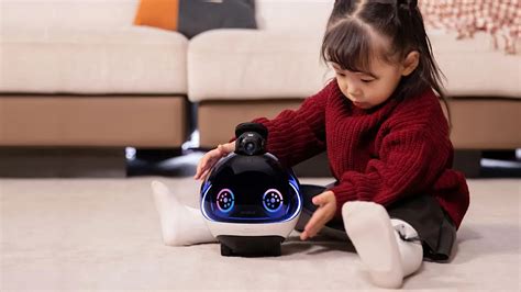 Adorable smart home robot unveiled at CES 2023 could be a great ...