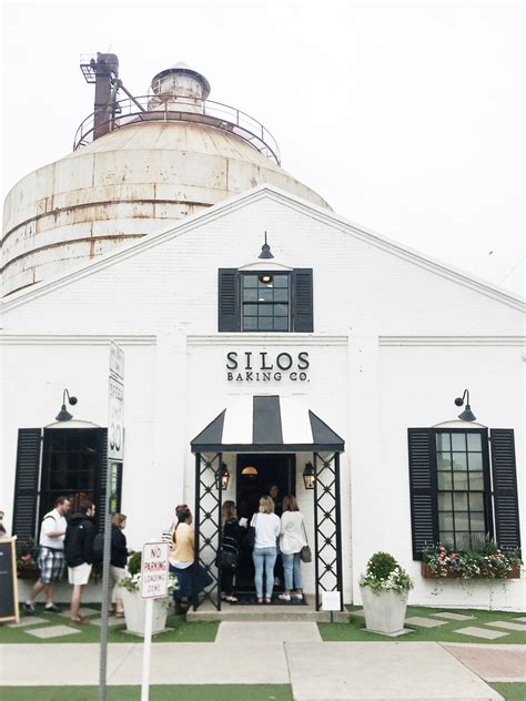 Magnolia Market Silos Baking Co. Insta: @rachel.awtrey | Magnolia farms ...