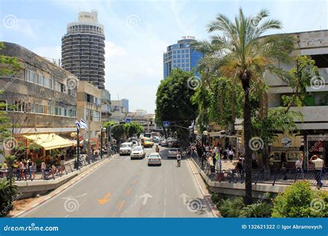 Dizengoff Street in Tel Aviv Editorial Photography - Image of cityscape ...