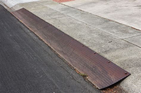 Pin by dvr Dvr on 1Canalizare | Curb ramp, Diy driveway, Driveway apron