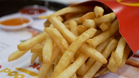 McDonald's Fans Won't Want To Miss This Offer For Free Fries And A Drink