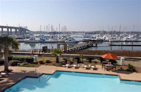 Courtyard Charleston Waterfront | Charleston Area CVB