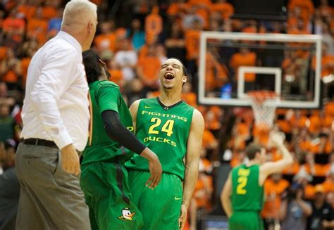 Dana Altman to younger Oregon Ducks before NCAA Tournament: 'Get really selfish': Oregon rundown ...