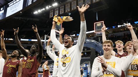 No. 8 Loyola Chicago stuns No. 1 seed Illinois to advance to the Sweet ...