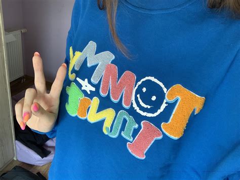 Finally got my merch 💖 : r/tommyinnit