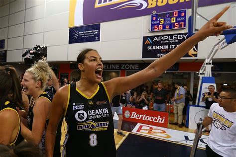 Breaking: Olympian star Liz Cambage returns to WNBA, signs with Dallas ...