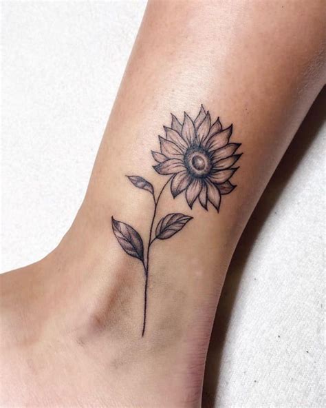 Aggregate more than 74 sunflower ankle tattoo super hot - in.cdgdbentre