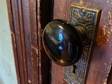 Original black glass door knob from a 1905 home: 446,600 ppm Lead + 420 ppm Antimony.