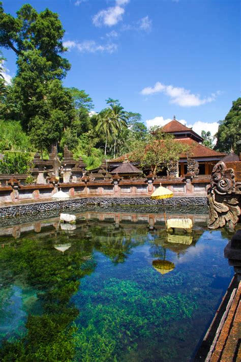 tirta-empul-water-temple-bali-ubud - Mokum Surf Club