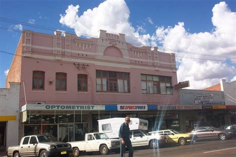 Cafes, Shops & Cinemas - Acropolis Cafe, Gunnedah NSW Australia - facade - 2004