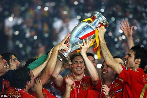 Fernando Torres reveals how former Spain boss Luis Aragones inspired him to score Euro 2008 ...