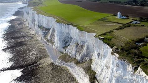 White Cliffs of Dover: Why are they so important to the British? - BBC News