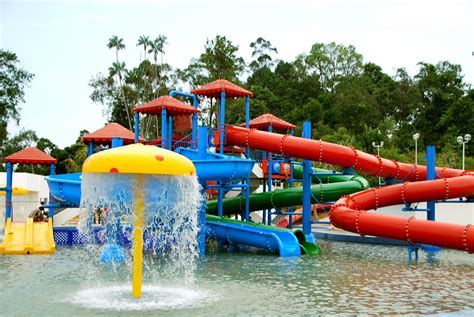 Welcome to "What's Up Melaka" Malaysia: Water Theme Park: Melaka Wonderland at Ayer Keroh, Malacca.