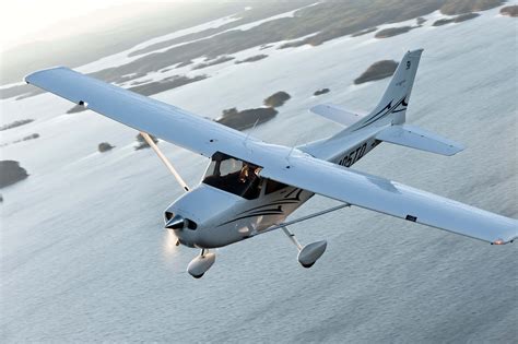 CESSNA 172 SKYHAWK