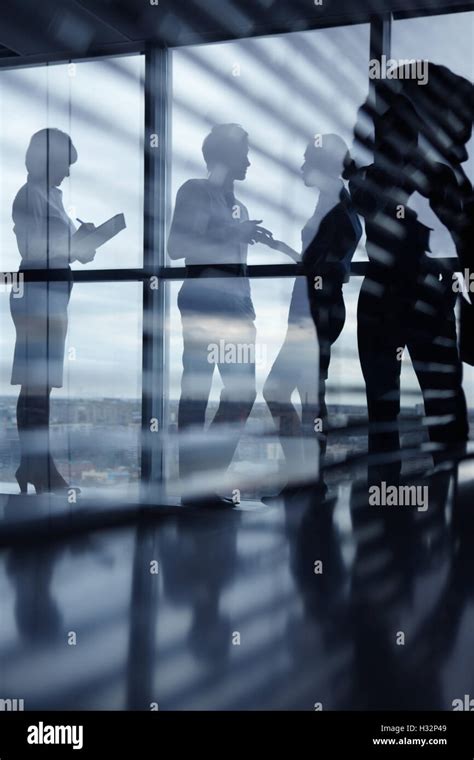 Office meeting silhouette hi-res stock photography and images - Alamy