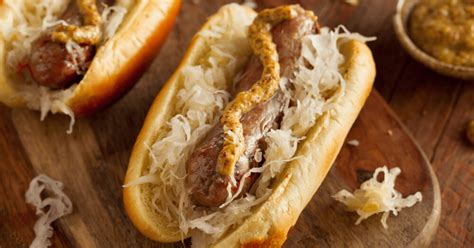 14 Best Bratwurst Toppings - Insanely Good