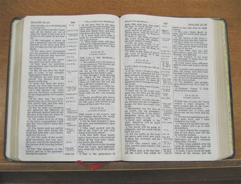 Fil:Bible-KJV.JPG – Wikipedia