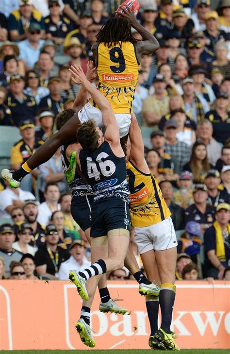 Nic Naitanui takes huge screamer, might have Mark of the Year wrapped up | Herald Sun