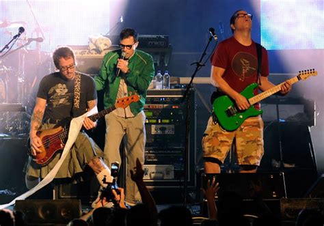 Weezer Drummer Catches Frisbee Without Missing a Beat [Video]