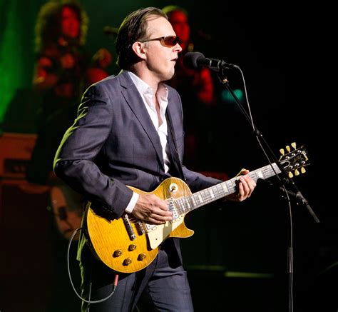 JOE BONAMASSA (Live) – Metal Express Radio