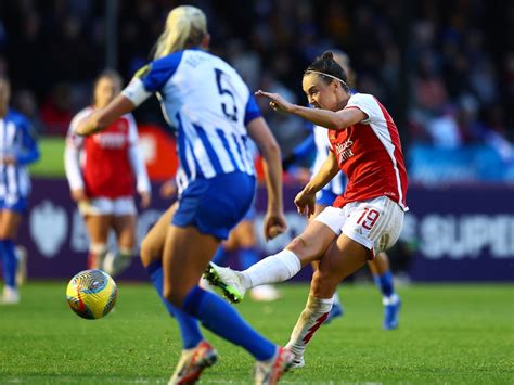 Caitlin Foord scores stunning goal as Arsenal stay in touch of Chelsea in the Women's Super ...