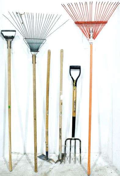 Collection of Lawn Maintenance Tools - Bunting Online Auctions