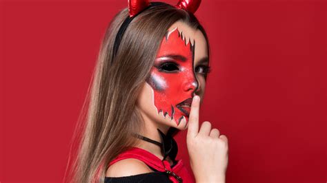 25 Halloween Makeup Looks That Couldn't Be Easier To Pull Off