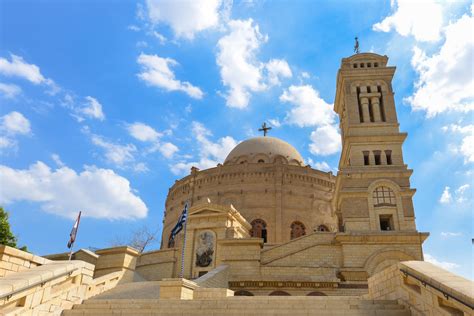 Coptic Cairo, Cave Church at Garbage city and Market - Egypt Key Tours