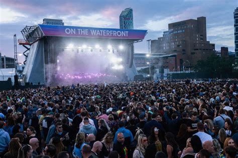 Comedian Paul Smith to play UK's biggest open-air comedy show on the Pier Head