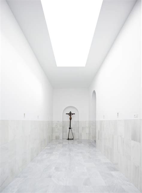 Blessed Sacrament Chapel / Pablo Millán | ArchDaily