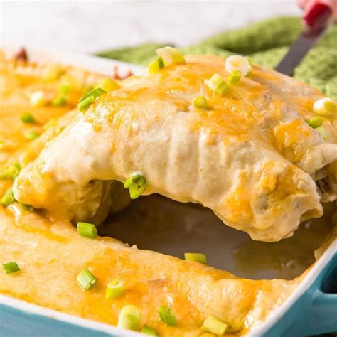 Green Chile & Sour Cream Chicken Enchiladas | YellowBlissRoad.com