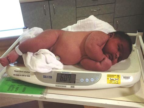 Woman gives birth to 13-pound baby: "I never dreamed he'd be this big ...