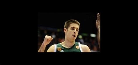 Panathinaikos basketball players triumphed over Armani Milan ...