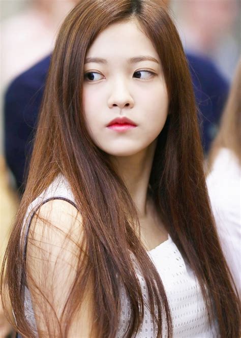 9 Times Red Velvet Yeri Changed Her Hair Color - Koreaboo