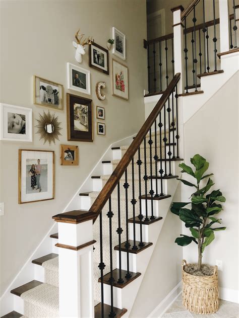 10+ Creative Staircase Wall Decorating Ideas – HomeDecorish