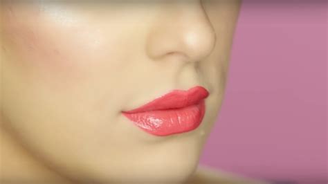 How To Apply Lipstick Perfectly: Lip Makeup Tips For Beginners ...