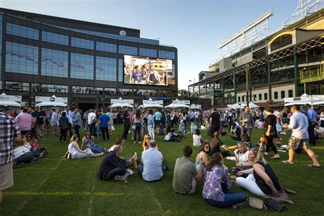 Gallagher Way at Wrigley Field | Find Chicago Venues, Parks & Concerts