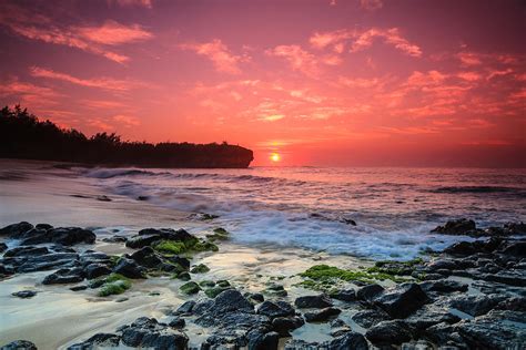 Kauai Shipwreck Beach Sunrise Photograph by Sam Amato