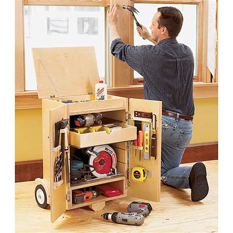 Go-Anywhere Tool Caddy Woodworking Plan from WOOD Magazine