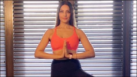 Bipasha Basu shares perfect Monday workout motivation as she misses ...