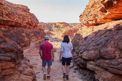 Explore the Amazing Kings Canyon: Walking Tour and Hike | GetYourGuide