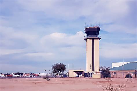 What Airlines Fly Out of Scottsdale Airport?