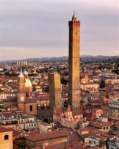 The towers of Bologna you shouldn't miss | Travel Emilia Romagna