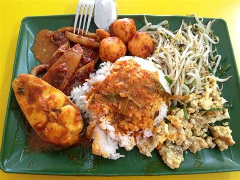 Yin Bites: Nasi Padang Restaurant - Opposite Starbucks United Square ...