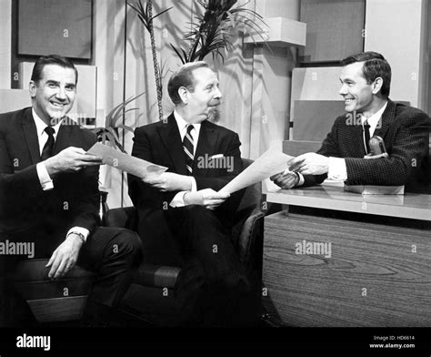 THE TONIGHT SHOW STARRING JOHNNY CARSON, Ed McMahon, Skitch Henderson ...